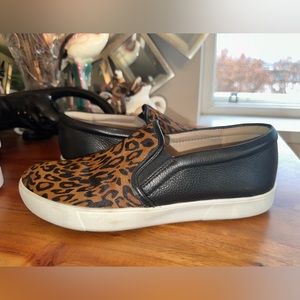 Naturalizer leopard leather shoe size 8 wide